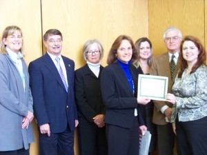 Speare Memorial Hospital's President and CEO Michelle McEwen accepts the National Rural Health Resource Center Recognition for Quality Award from Alisa Druzba, director of the NH State Office of Rural Health,  and Greg Vasse, from the Foundation for Healthy Communities, who nominated Speare for the Award.  All present to accept the award on behalf of Speare employees are (l-r):  Kathy Wieliczko, director of Patient Care Management; Clint Hutchins, chair of the Board of Directors; Alison Ritz, Board Director; and Melissa Howard, director of Quality & Patient Safety. 